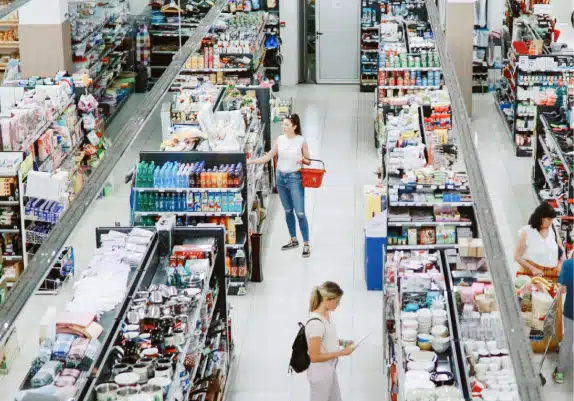 Hailo edge AI processors enhance real-time retail surveillance