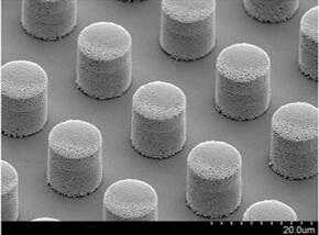 Top SEM image of high-density mounting
